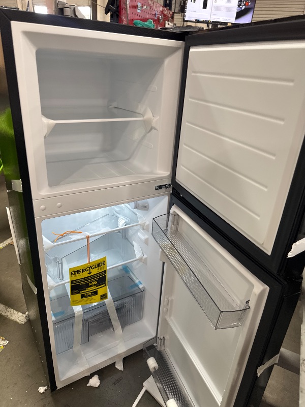 Photo 1 of *POWERS ON* Midea MERM45S3ABB 4.5 Cu Ft Double Door Refrigerator Black, Cubic feet
