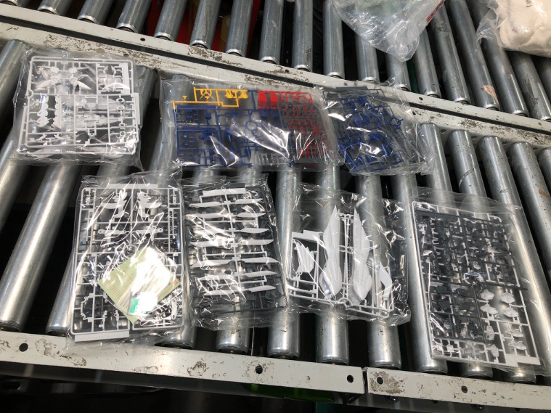 Photo 1 of ****NONREFUNDABLE, MY BE MISSING PARTS** PACKETS ARE FACTORY SEALED** Bandai Hobby - Endless Waltz - Wing Gundam Zero (EW) Ver.K, Bandai Spirits MG 1/100 Model Kit