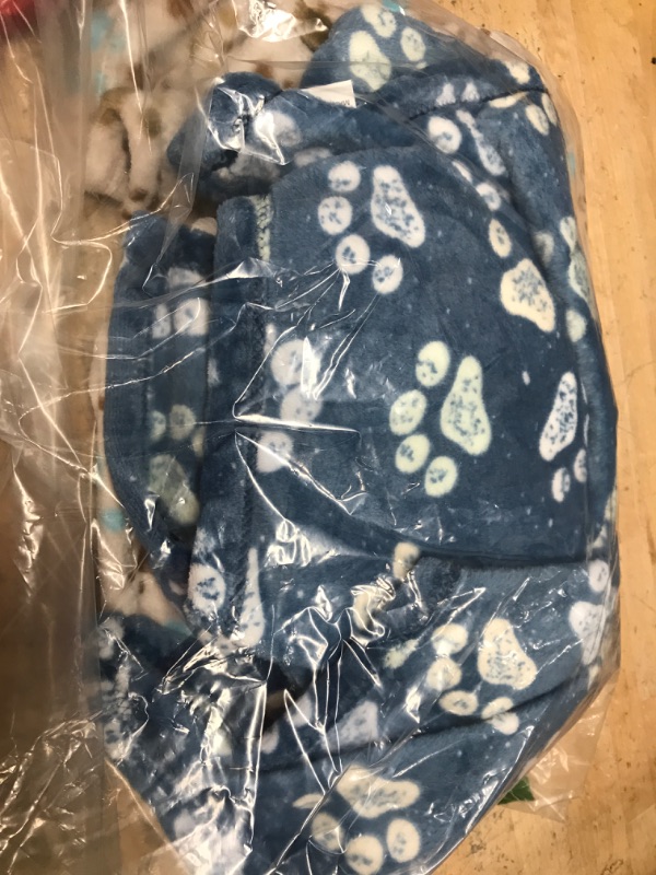 Photo 1 of 1 Pack 3 Blankets for Dogs, Dog Blankets for Large Dogs, Medium Dog Blanket Super Soft Fluffy Premium Fleece Pet Blanket Flannel Throw for Dog Puppy Cat Paw Blanket(41x31inch)
