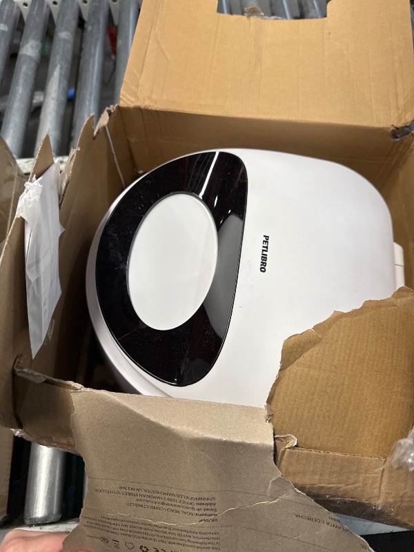 Photo 1 of **Dirty
PETLIBRO Automatic Cat Feeder Wet Food Refrigerated New Upgraded APP Control,3 Days Freshness 3 Meals,Semiconductor Cooling&Quick Chills Wet Food Dispenser,Polar WiFi Timed Auto Pet Feeder for Cat Dog