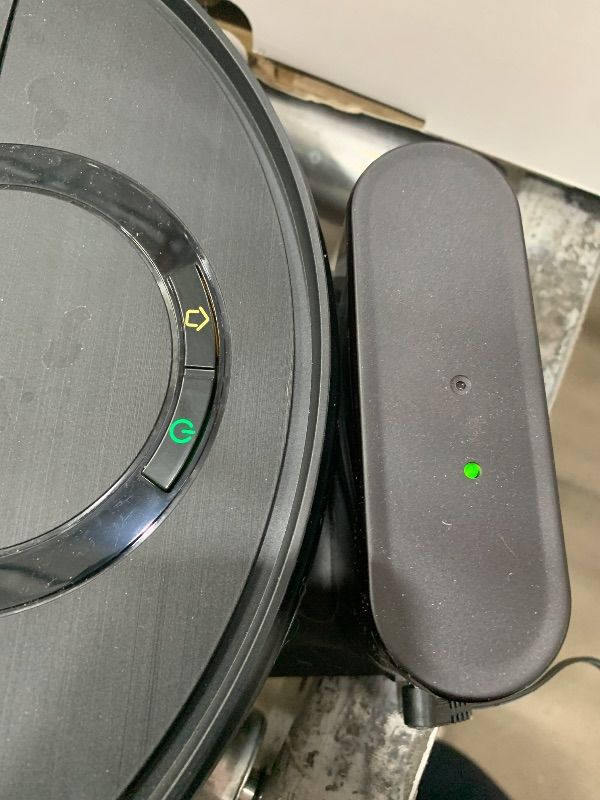 Photo 1 of *USED*Robot Vacuum and Mop Combo, 2 in 1 Mopping Robot Vacuum Cleaner with Schedule, Wi-Fi/App/Remote, 2000Pa Max Suction, Self-Charging Robotic Vacuum, Slim, Ideal for Hard Floor, Pet Hair, Low-Pile Carpet