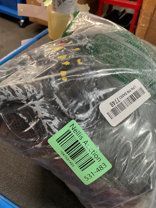 Photo 1 of JOYIN Halloween Werewolf Mask Costume Big Bad Bloody Howling Wolf Mask and Claws with Bloodstains Costume Headwear Costume Mask for Kids Adults Men Women Halloween Party Dress Up Cosplay