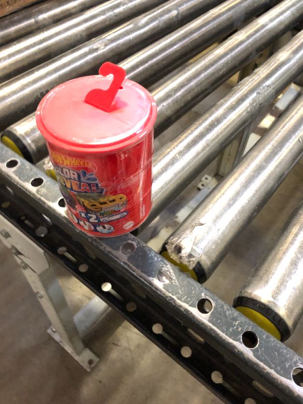 Photo 1 of Hot Wheels Color Reveal Multipack with 2 Surprise Cars That Change Deco in Warm & ICY Cold Water, Dunking Barrel, Toy for Kids 3 Years & Up