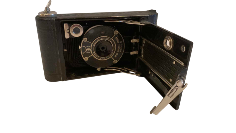 Photo 1 of $150 VINTAGE KODAK VEST POCKET FOLDING CAMERA MODEL B