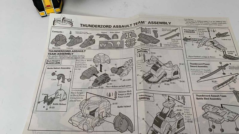 Photo 1 of VINTAGE MIGHTY MORPHING POWER RANGERS THUNDERZORD ASSAULT TEAM ACTION FIGURE