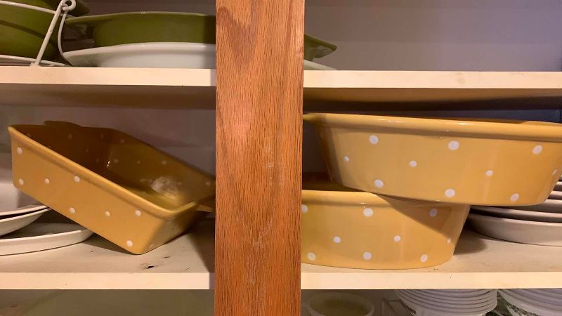 Photo 1 of CONTENTS OF SHELF