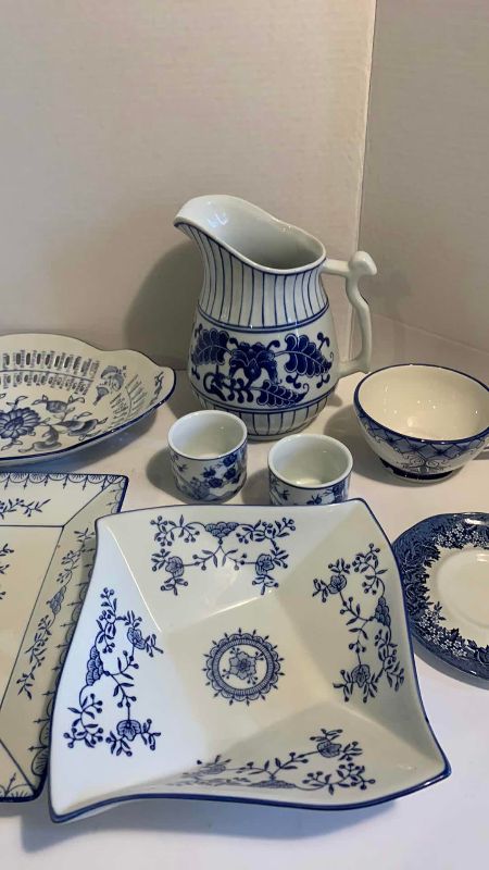 Photo 1 of 8 PIECES OF SERVICE WARE