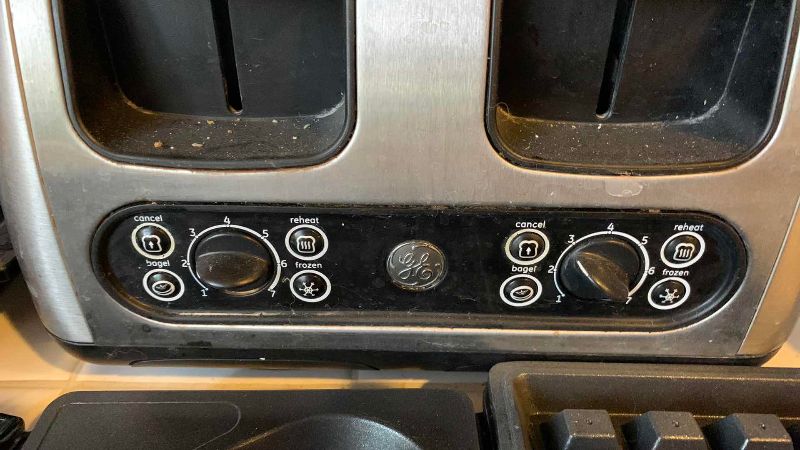 Photo 1 of 4 SLOT TOASTER AND BLACK AND DECKER WAFFLE GRILL MACHINE WITH EXTRA PLATES