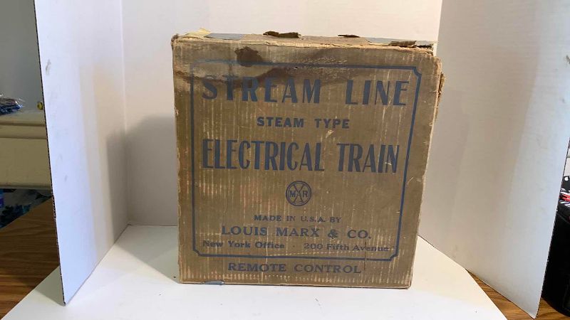 Photo 1 of $500 WITH TRACKS AND ORIGINAL BOX