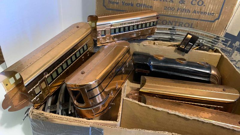 Photo 1 of $500 WITH TRACKS AND ORIGINAL BOX