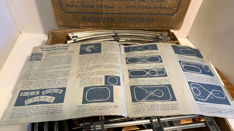 Photo 1 of $500 WITH TRACKS AND ORIGINAL BOX