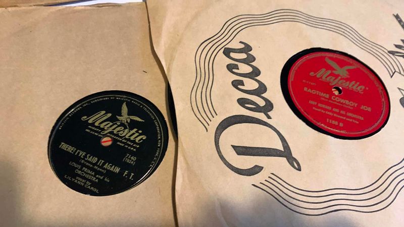 Photo 1 of 14 VINTAGE 78 SPEED RECORDS