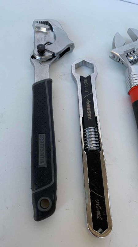 Photo 1 of 4 SPECIALTY TOOLS CRAFTSMAN, BLACK DECKER