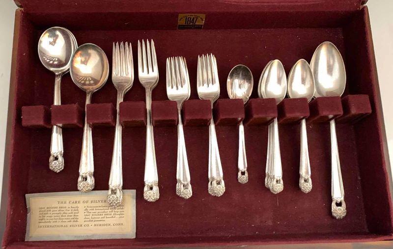 Photo 1 of 1847 ROGERS BROS “ETERNALLY YOURS” SILVER PLATE FLATWARE