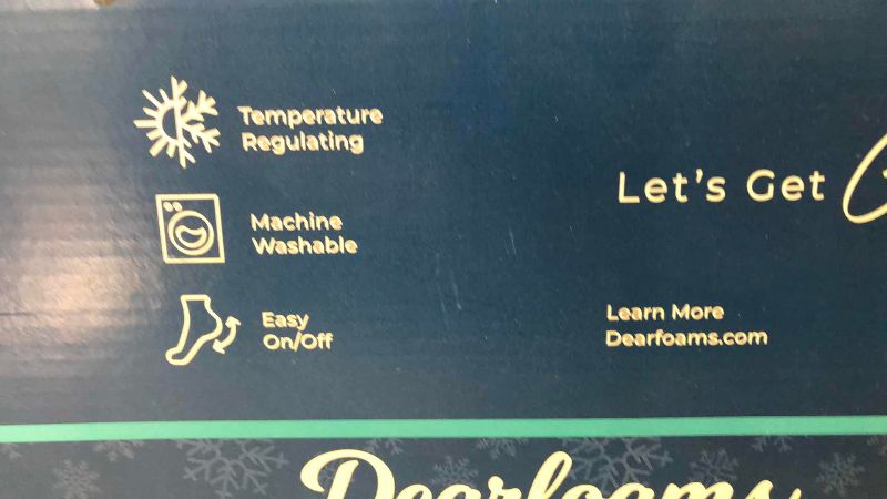 Photo 1 of DEARFORMS SLIPPERS SIZE M 9-10