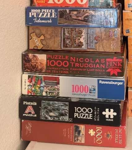 Photo 1 of (18)PCS PUZZLES