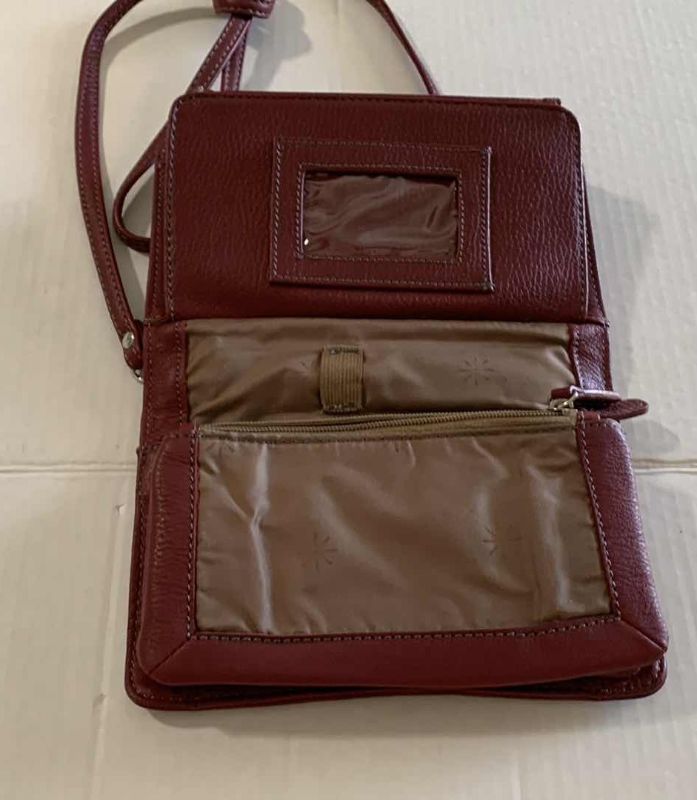 Photo 1 of ISAAC MIZRAHI WALLET