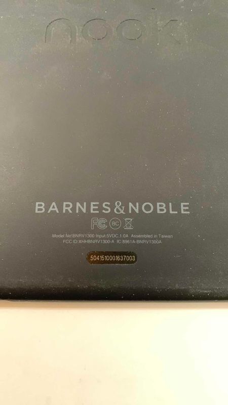 Photo 1 of BARNES AND NOBLE NOOK GLOW LIGHT FOUR