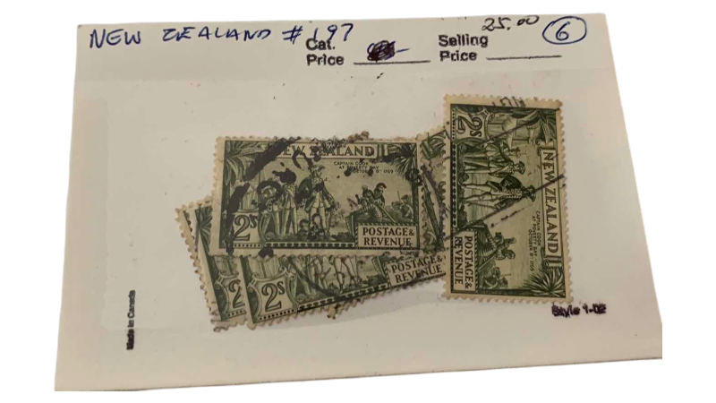 Photo 1 of NEW ZEALAND 1935 2 SHILLINGS CAPTAIN COOK STAMPS