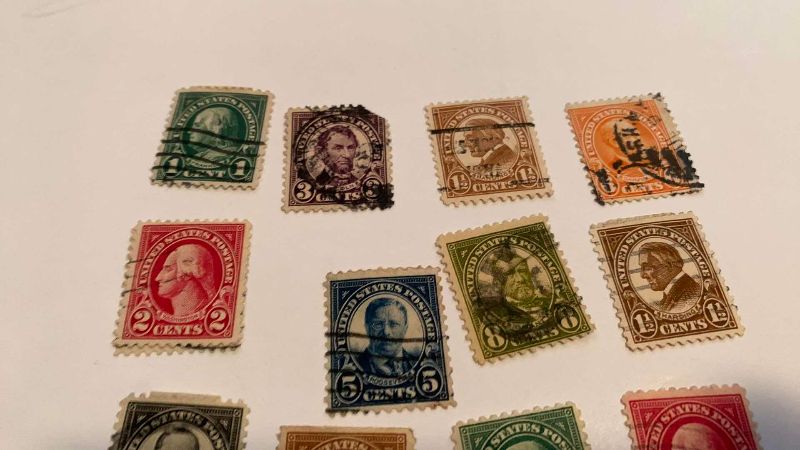 Photo 1 of UNITED STATES ASSORTED 1920’S DEFINITIVE SERIES STAMPS
