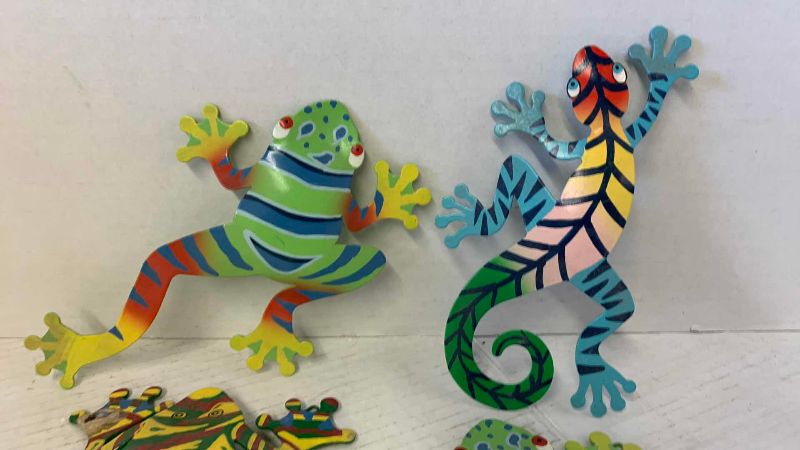 View 3 of METAL GECKOS LONGEST 6”