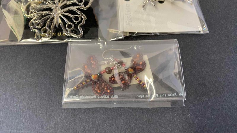 View 4 of $64 RHINESTONE ANIMAL JEWELRY