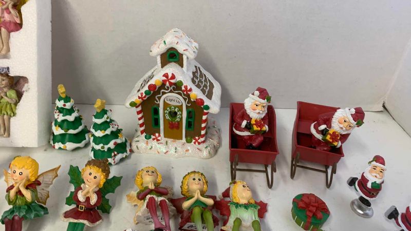 View 3 of MINI FIGURES CHRISTMAS SET
