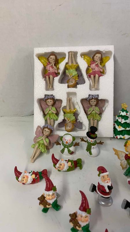 View 2 of MINI FIGURES CHRISTMAS SET