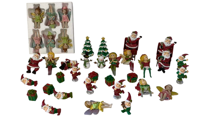 View 1 of MINI FIGURES CHRISTMAS SET