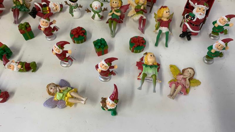 View 3 of MINI FIGURES CHRISTMAS SET