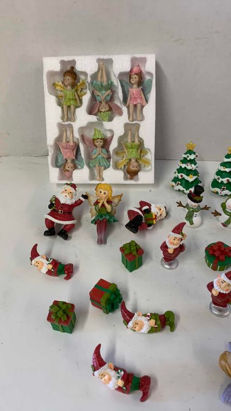 View 2 of MINI FIGURES CHRISTMAS SET