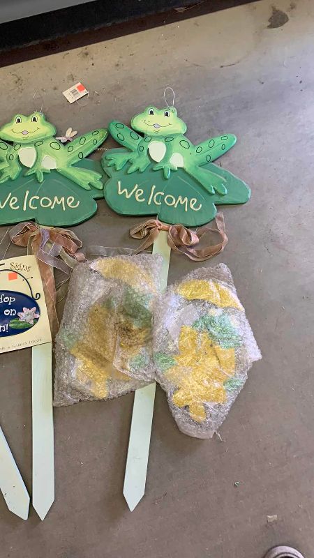 View 4 of FROG WELCOME DECOR