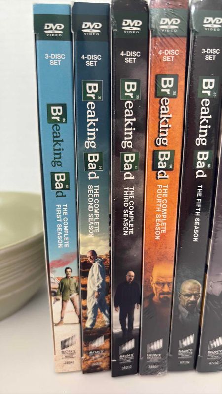 Photo 1 of BREAKING BAD COMPLETE DVD COLLECTION
