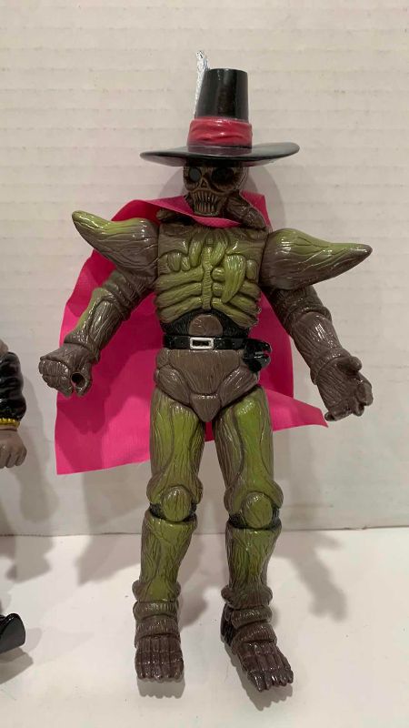 Photo 1 of VINTAGE MIGHTY MORPHIN POWER RANGERS FINSTER AND EVIL SPACE ALIEN SKELETON FIGURES
