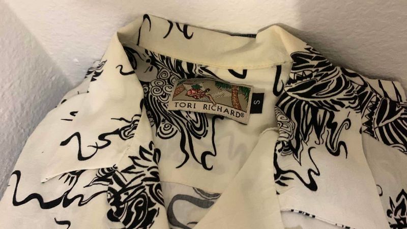 Photo 1 of MENS HAWAIIAN SHIRTS SIZE M
