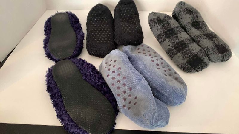 Photo 1 of 4-LADIES BOOTIES SIZE S/M