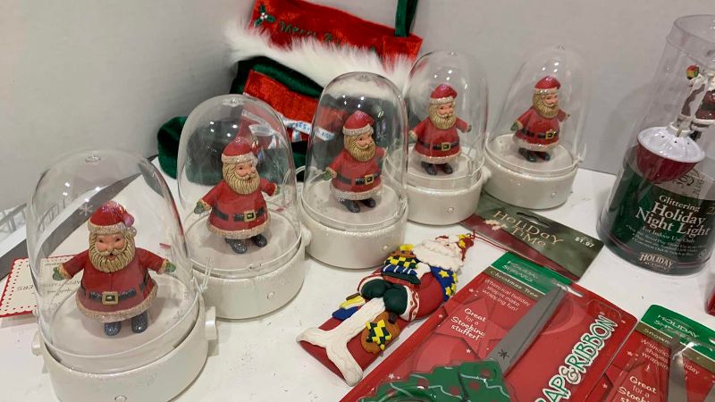 Photo 1 of CHRISTMAS DECOR