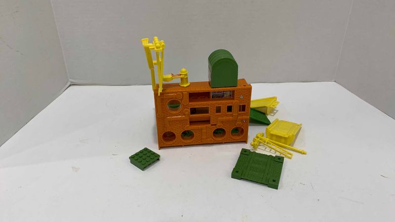 Photo 1 of VINTAGE TEENAGE MUTANT NINJA TURTLES MINI MUTANT SEWER WARS PLAYSET