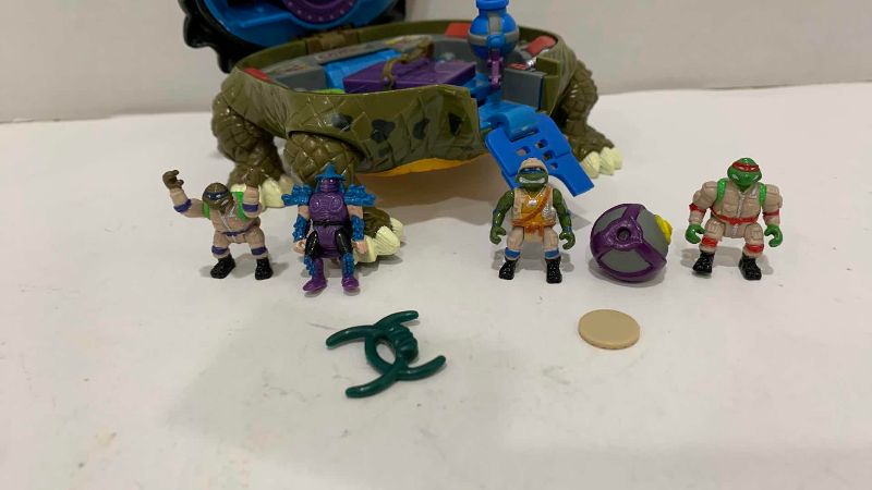 Photo 1 of VINTAGE TEENAGE MUTANT NINJA TURTLES MINI MUTANT TOKKA MICRO TECHNODROME PLAYSET