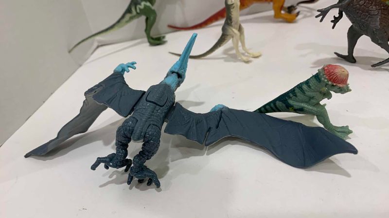 Photo 1 of VINTAGE JURASSIC PARK DINOSAUR ACTION FIGURES