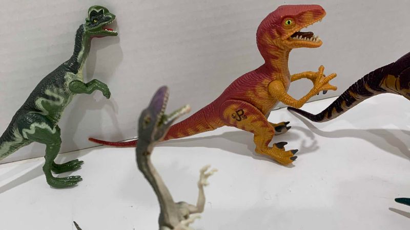 Photo 1 of VINTAGE JURASSIC PARK DINOSAUR ACTION FIGURES