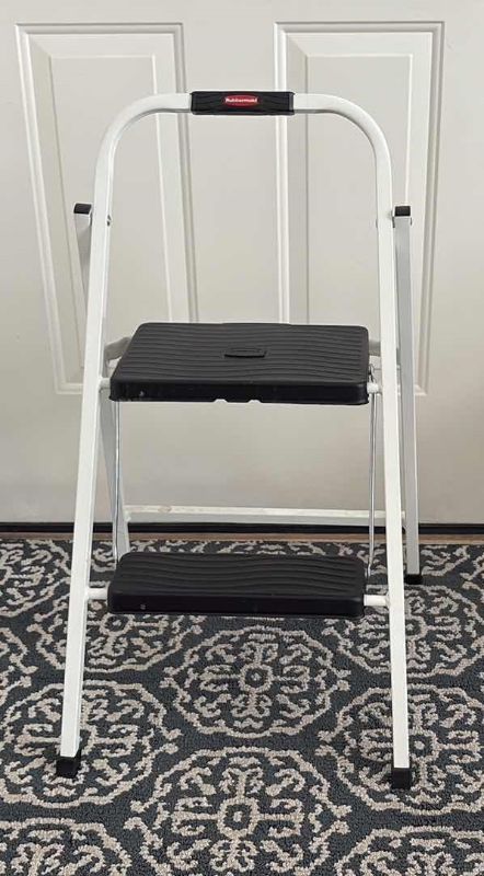 Photo 1 of RUBBERMAID STEP STOOL
