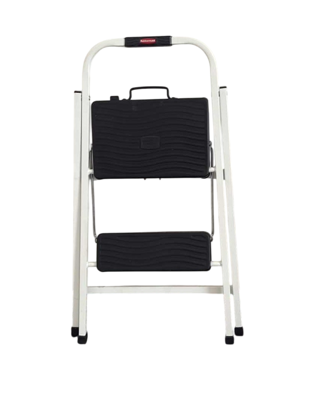 Photo 1 of RUBBERMAID STEP STOOL