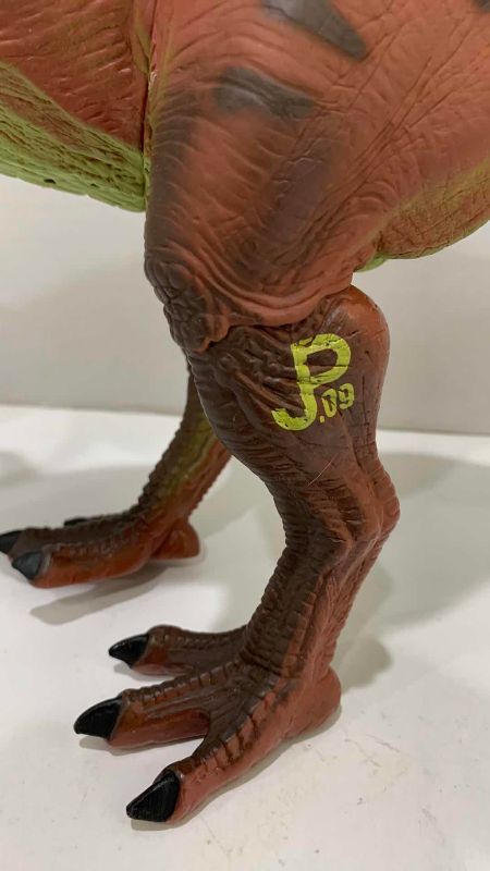 Photo 1 of VINTAGE JURASSIC PARK RED TYRANNOSAURUS REX ACTION FIGURE