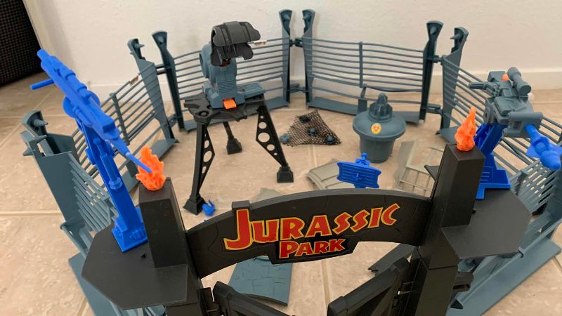 Photo 1 of VINTAGE JURASSIC PARK WORLD TYRANNOSAURUS REX LOCKDOWN PLAYSET