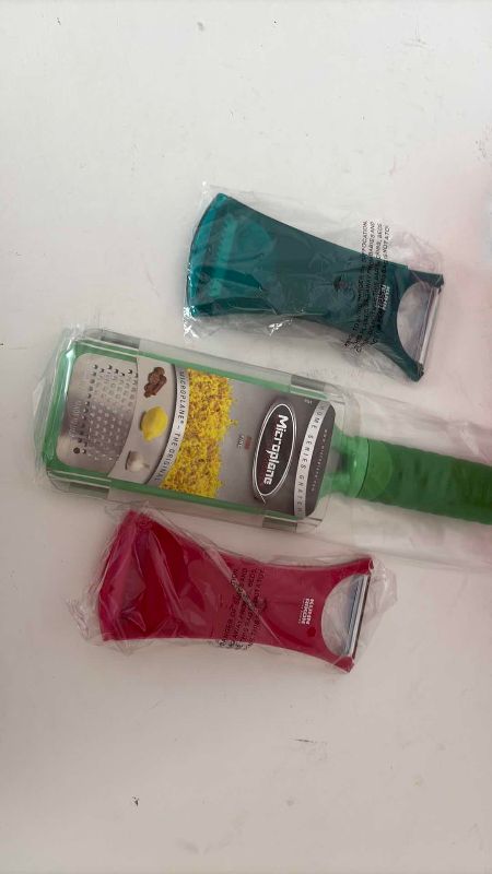 Photo 1 of ASSORTED KITCHEN ITEMS