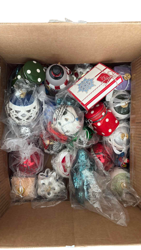 Photo 1 of ASSORTED CHRISTMAS DECORATIONS