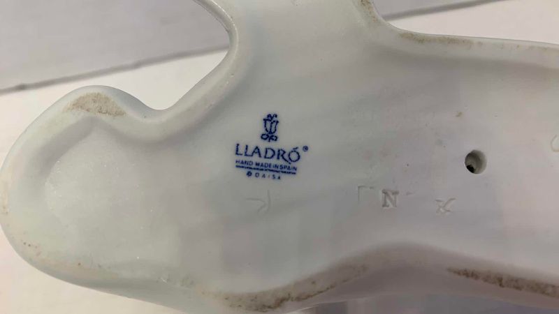 Photo 1 of RETIRED LLADRO ANGEL 4541