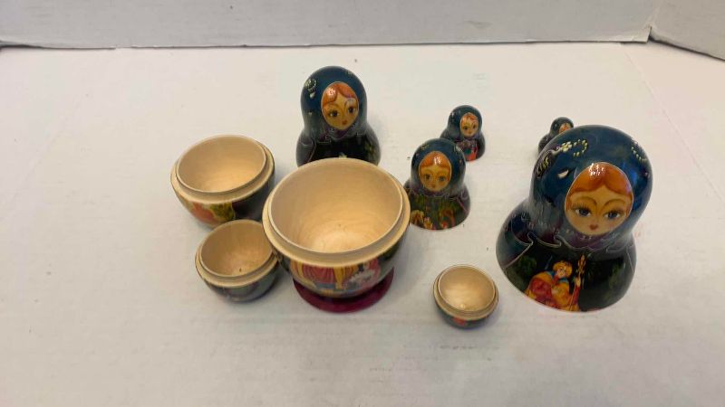 Photo 1 of TRADITIONAL RUSSIAN MATRYOSHKA NESTING DOLLS 6”