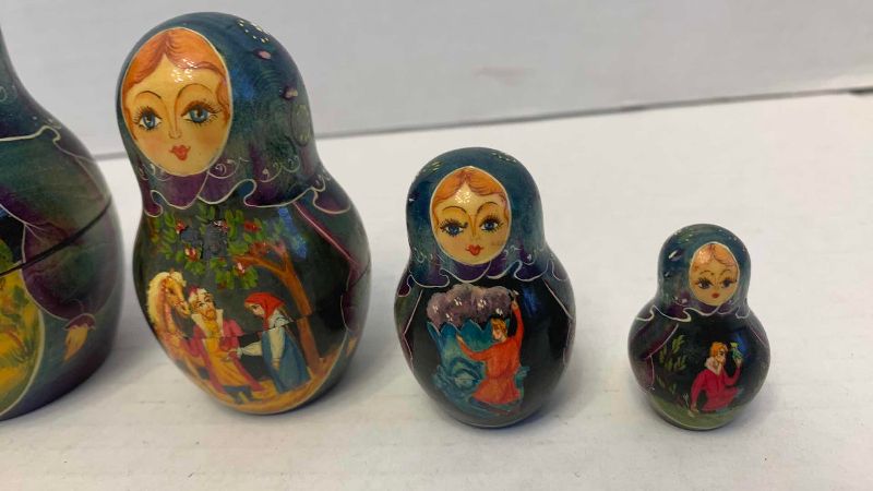 Photo 1 of TRADITIONAL RUSSIAN MATRYOSHKA NESTING DOLLS 6”